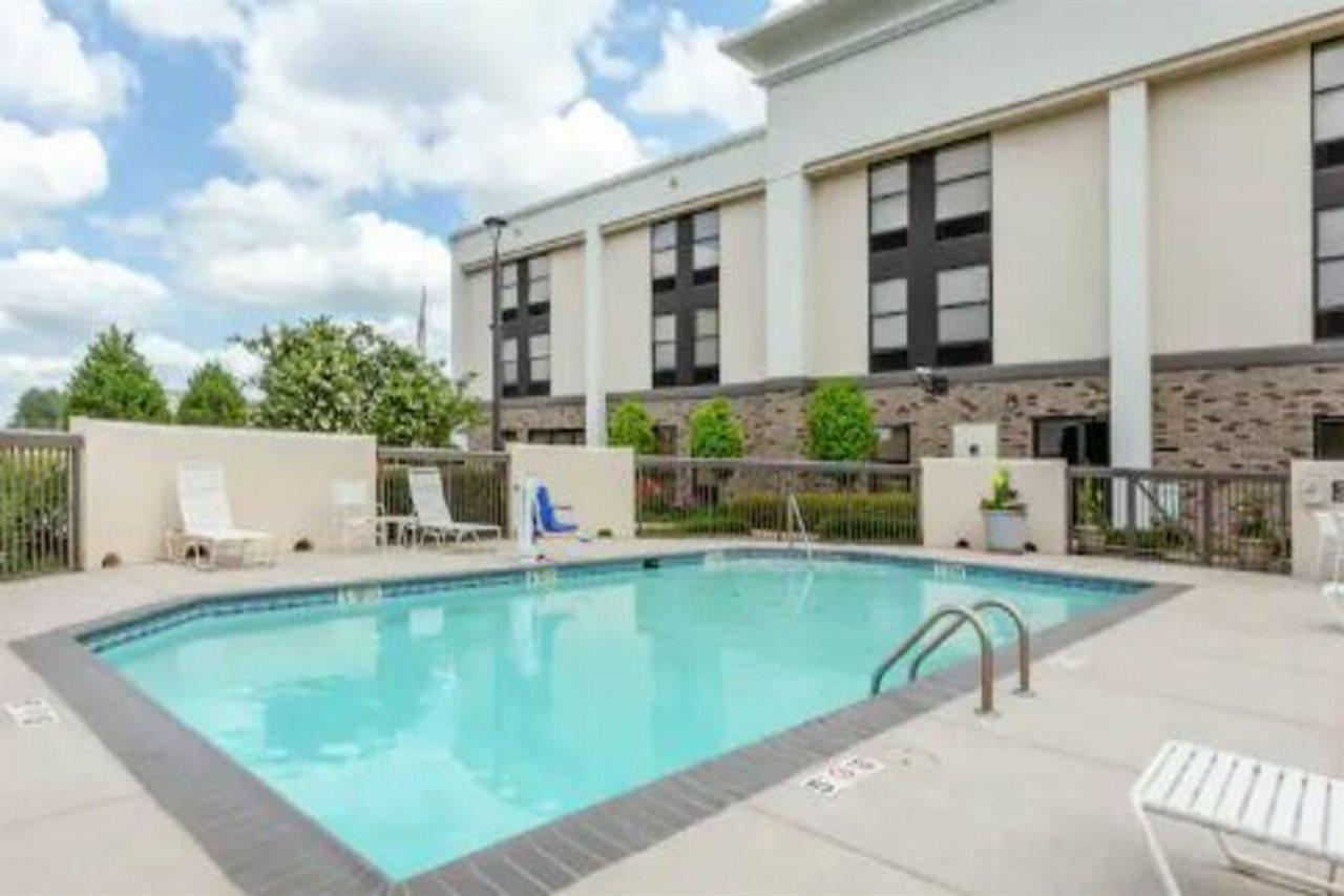 Hampton Inn Brookhaven Exterior photo