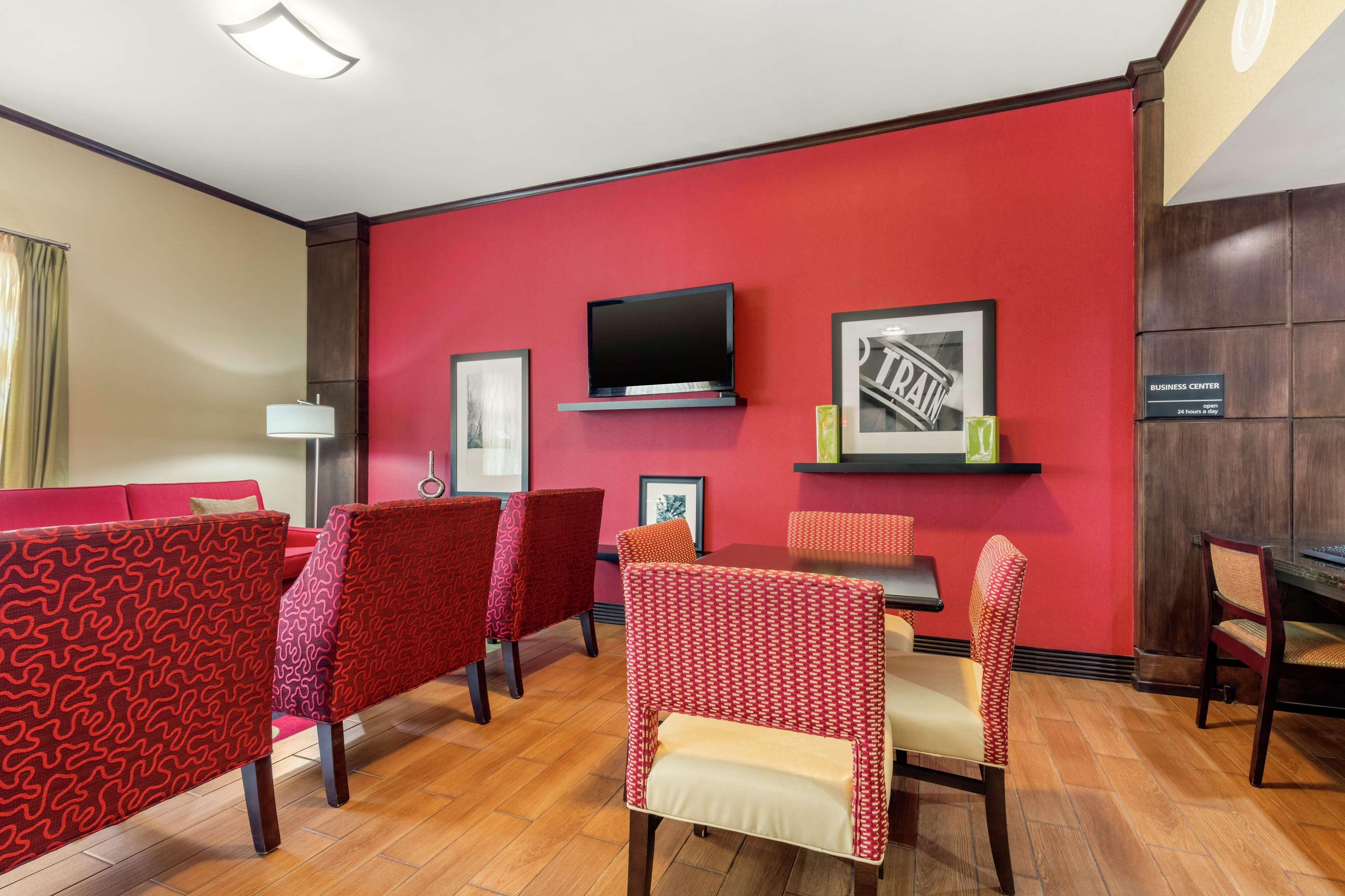 Hampton Inn Brookhaven Exterior photo