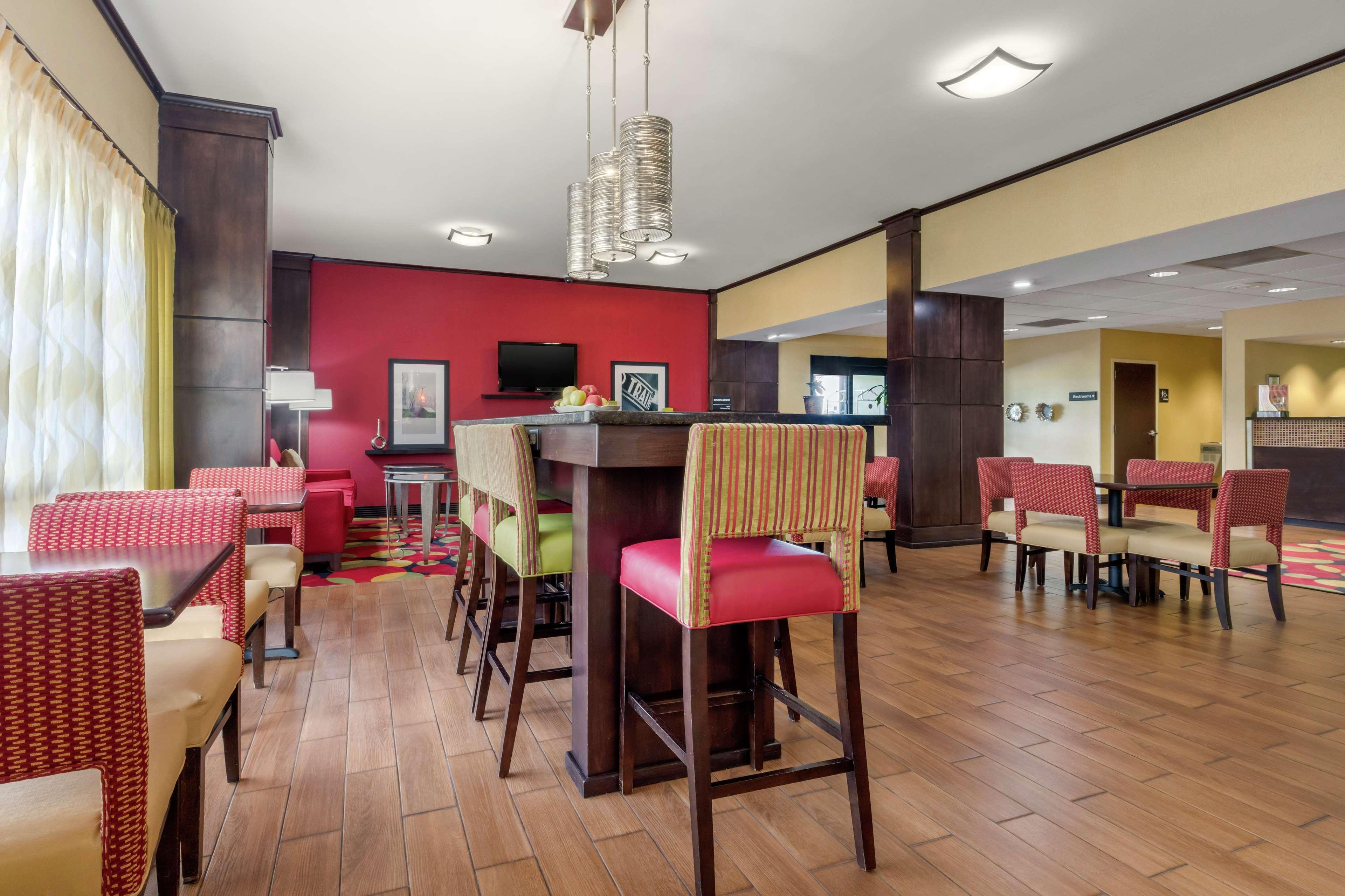 Hampton Inn Brookhaven Exterior photo
