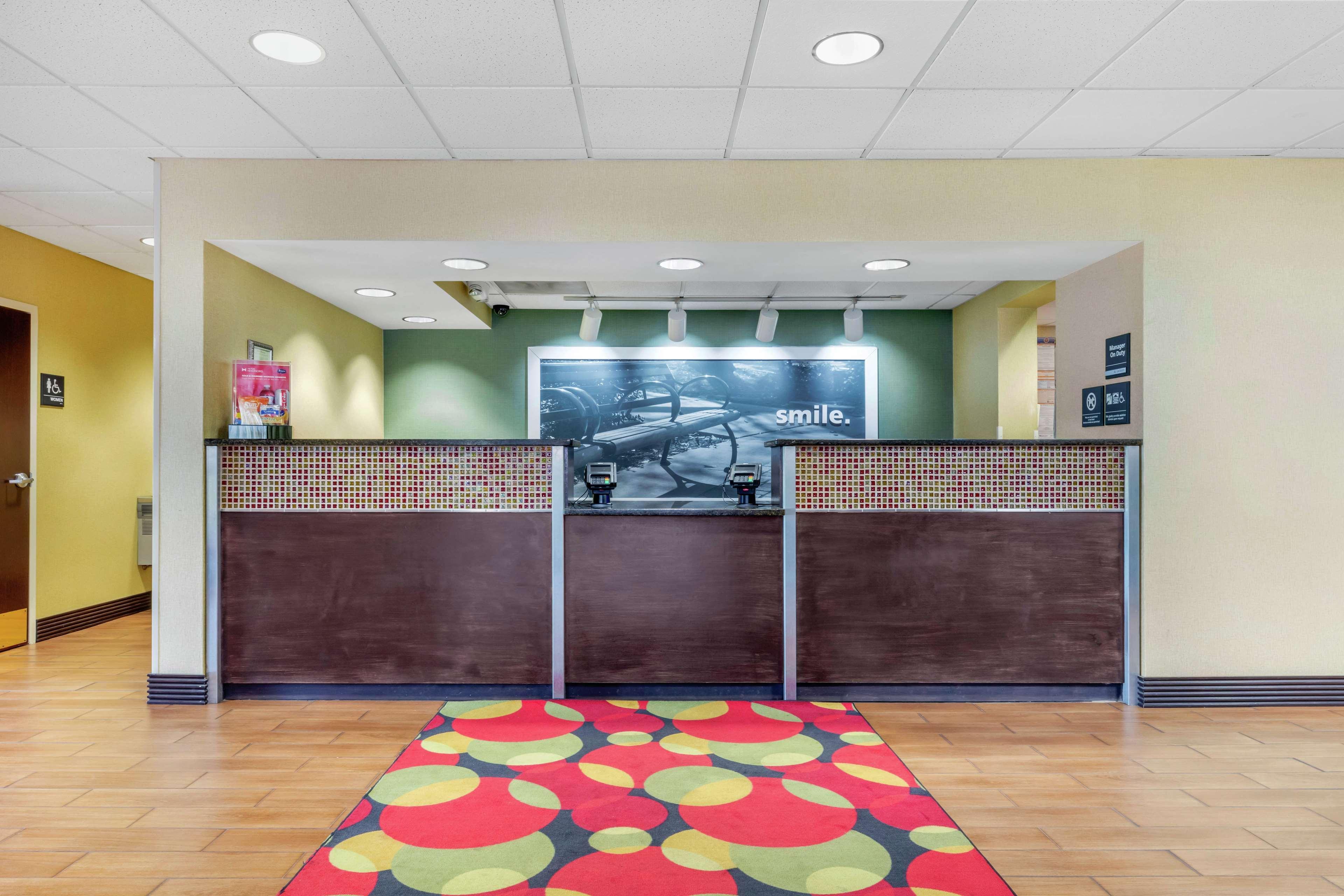 Hampton Inn Brookhaven Exterior photo