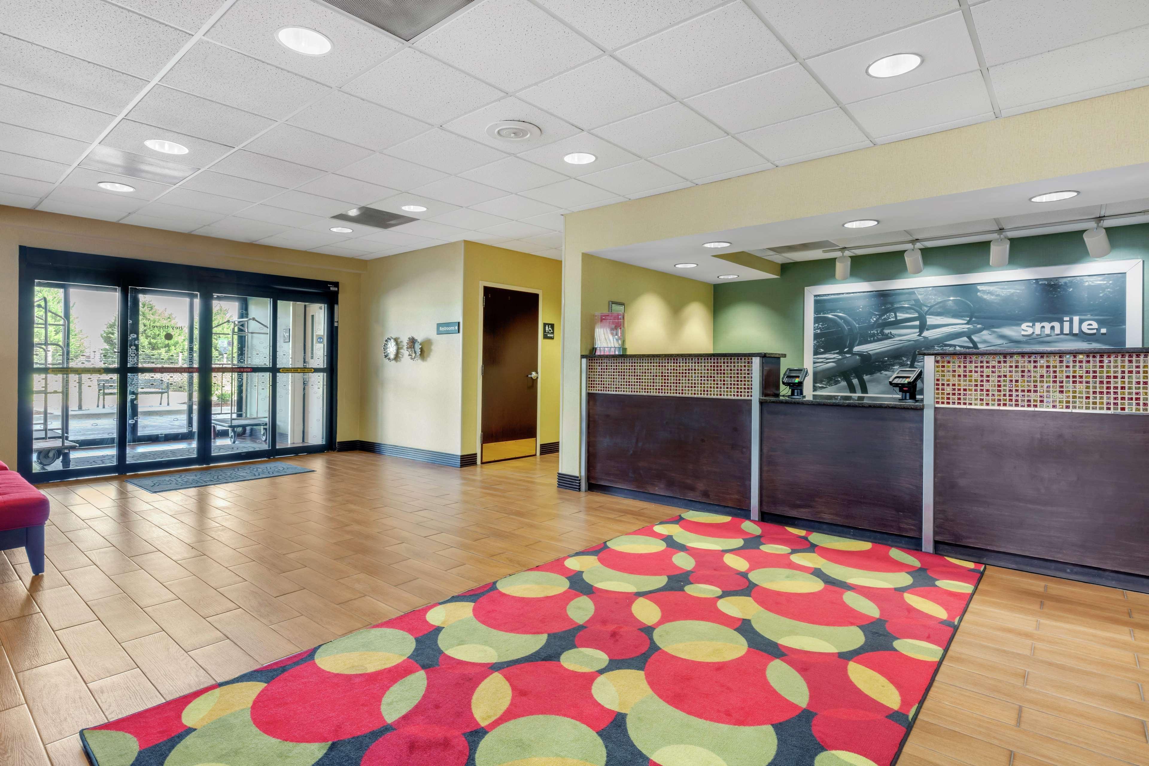 Hampton Inn Brookhaven Exterior photo