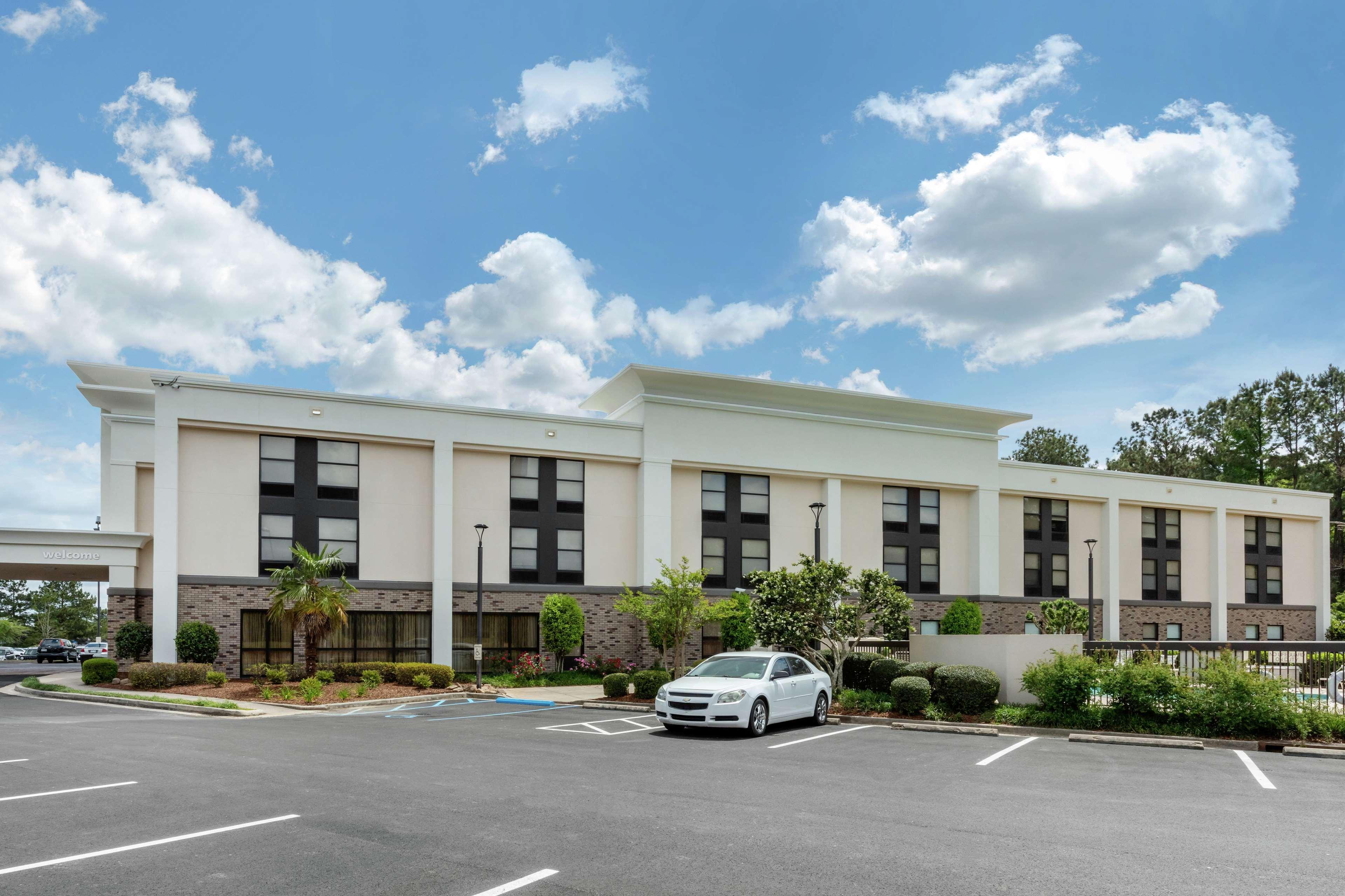 Hampton Inn Brookhaven Exterior photo